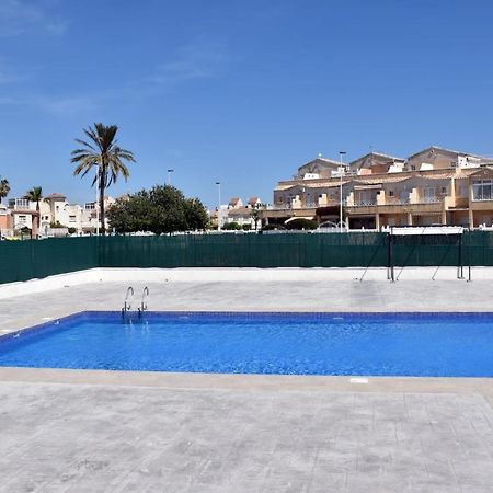 Casa Alex Torrevieja- Holiday House - Con Piscina Comunitaria Екстер'єр фото