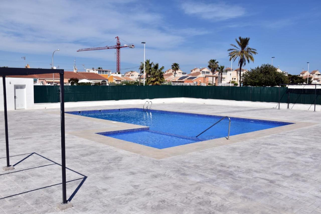 Casa Alex Torrevieja- Holiday House - Con Piscina Comunitaria Екстер'єр фото